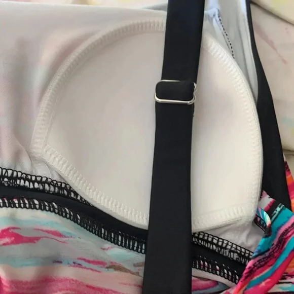 Custom Curves  NWOT tankini top with adjustable straps and lightly moulded cups - Picture 4 of 8